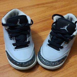 I'm selling infant size 6c Jordan